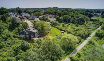 25 Fort Hill Rd, Bristol, RI 02809