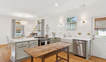 1711 Duke St, Beaufort, SC 29902