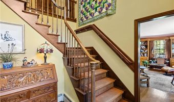 10 Bartlett Rd, Middletown, RI 02842