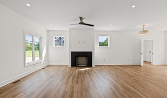 9041 Stonewall Rd, Appomattox, VA 24522