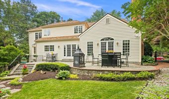 3801 WASHINGTON WOODS Dr, Alexandria, VA 22309