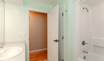 422 Buxton St, North Smithfield, RI 02896