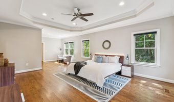 2354 N QUEBEC St, Arlington, VA 22207