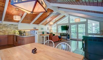 400 Rolling Ridge Rd, Bartlett, NH 03812