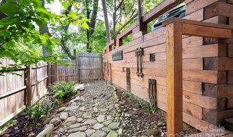 5 Arbutus Rd, Asheville, NC 28805
