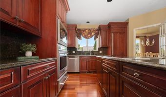 40 Alpine Estates Dr, Cranston, RI 02921