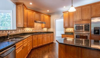 20262 KIAWAH ISLAND Dr, Ashburn, VA 20147