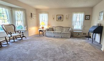 16 Cottonwood Dr, Barnegat, NJ 08005