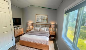 45 Brooke Ave, Belfast, ME 04915