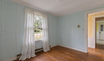 11 Namcook Rd, Narragansett, RI 02882