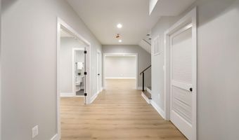 8525 RALEIGH Ave, Annandale, VA 22003