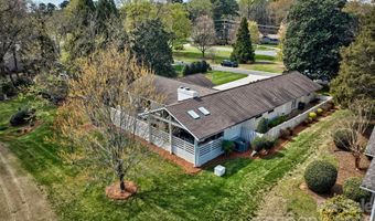 27 Apple Orchard Ln, Lake Wylie, SC 29710