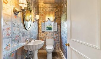 28 S Hill Dr, Cranston, RI 02920