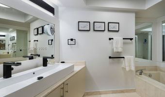 1000 W Island Blvd 911, Aventura, FL 33160