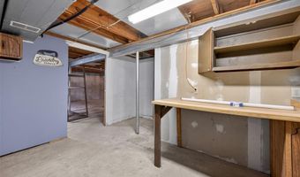 618 Running Creek Dr, Ballwin, MO 63021