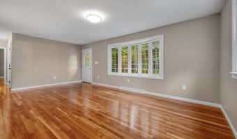 2 Woodland Rd, Acushnet, MA 02743
