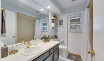 811 EAGLE Ln, Apollo Beach, FL 33572