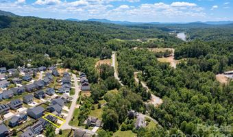 32 Greenwood Fields Dr, Asheville, NC 28804