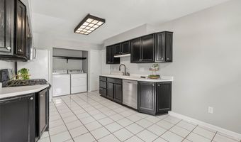 215 25th Ave SW, Altoona, IA 50009