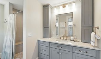 309 Foreside Rd, Falmouth, ME 04105