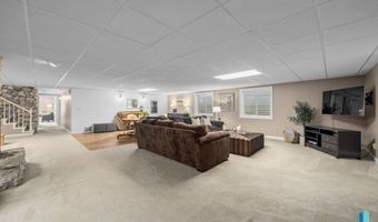 48156 268th St, Brandon, SD 57005