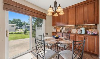 254 Village Mead Dr, Ballwin, MO 63021