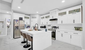 915 Rockford Dr, Alton, TX 78573