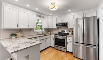 7 Forest Park Ave, Billerica, MA 01862