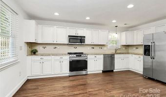 1515 Winston Dr, Charlotte, NC 28205