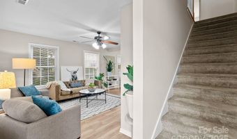 94 Rotunda Cir, Asheville, NC 28806