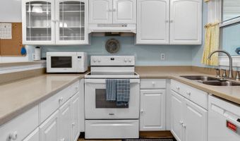 6809 Pilgrim Rd, Madison, WI 53711