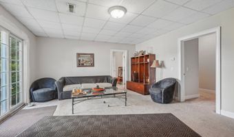 2 Logans Way, Danbury, CT 06811