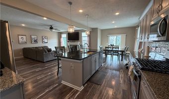 987 Hawkin Ln, Aurora, OH 44202