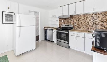 91 Hedges Ln, Amagansett, NY 11937