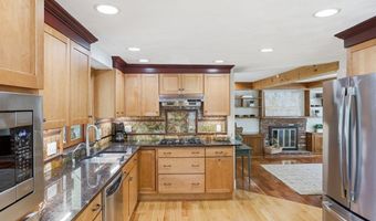 4 Meadowbrook Rd, Acton, MA 01720