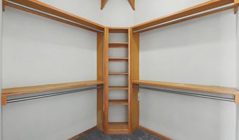 606 E Woodstone Ct, Andover, KS 67002