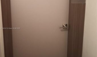 3731 N Country Club Dr 321, Aventura, FL 33180