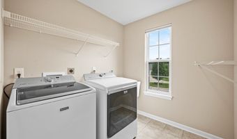 587 Surrey Dr, Aurora, OH 44202