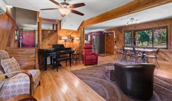 10463 Farm Road 1182, Aurora, MO 65605