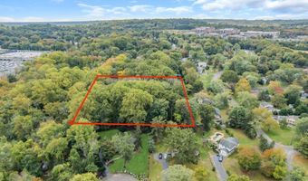 123-125 Magnolia Ln, Middletown, NJ 07748