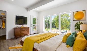 947 SE 10th St, Bentonville, AR 72712