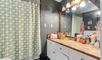 839 14th St, Barling, AR 72923