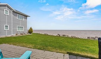2614 LAKE St, Algoma, WI 54201