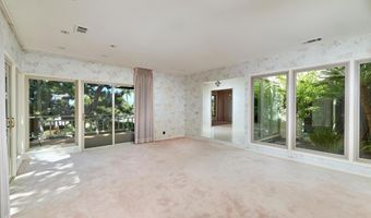 3190 Falcon Dr, Carlsbad, CA 92008