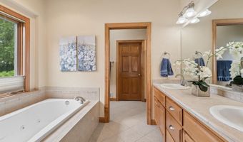 2917 E FALLCREEK Ln, Appleton, WI 54913