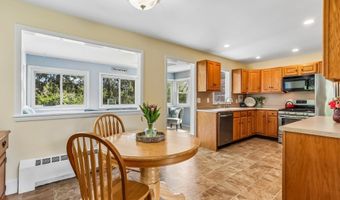 6 Country Ridge Rd, Danbury, CT 06811