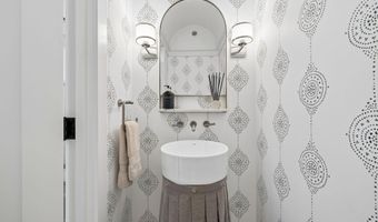 122 N Somerset St, Alys Beach, FL 32461