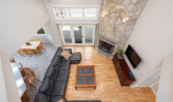 825 Woonsocket Hill Rd, North Smithfield, RI 02896