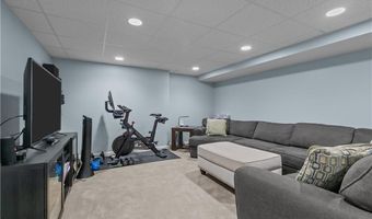 123 CASTLE ROCKS Rd, Warwick, RI 02886