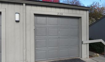 2134 Overlook Ct, Ann Arbor, MI 48103